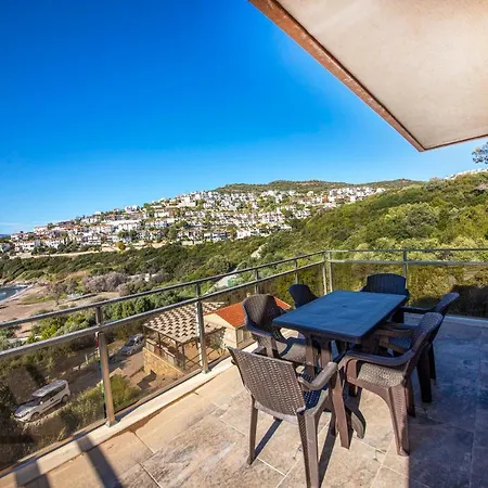 Lovely With Sea View, Balcony And Terrace In Milas, Bodrum מלון