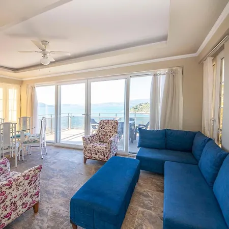 Lovely With Sea View, Balcony And Terrace In Milas, Bodrum מלון